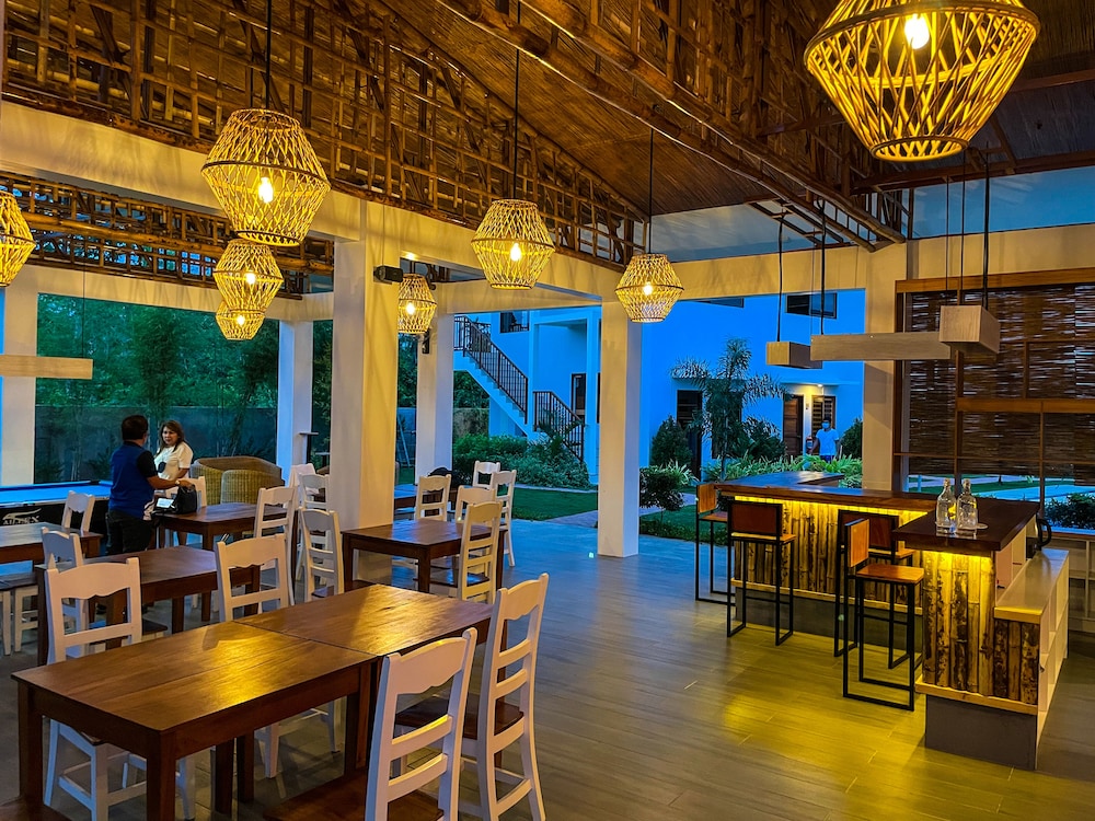 red picnic hostel