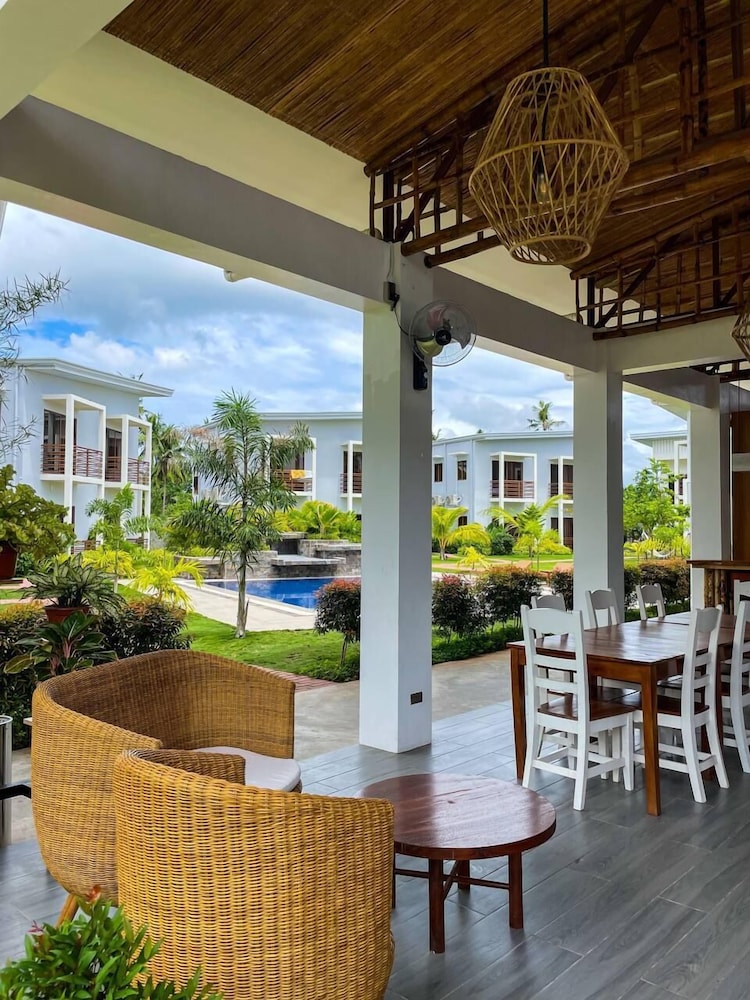 red picnic hostel