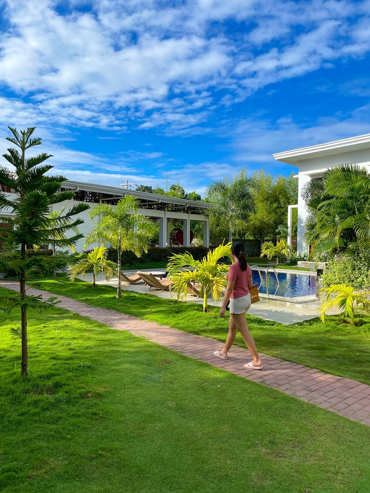 red picnic hostel