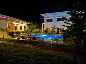 red picnic hostel