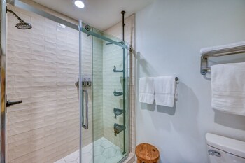 luxury riverfront villa with firepit and gameroom