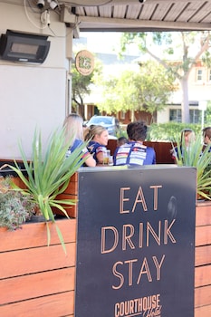 the court house hotel