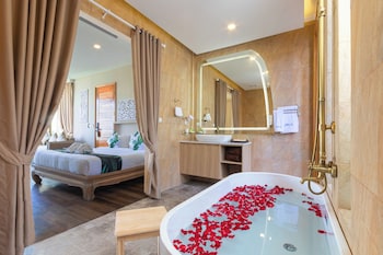 vannee golden sands beachfront resort
