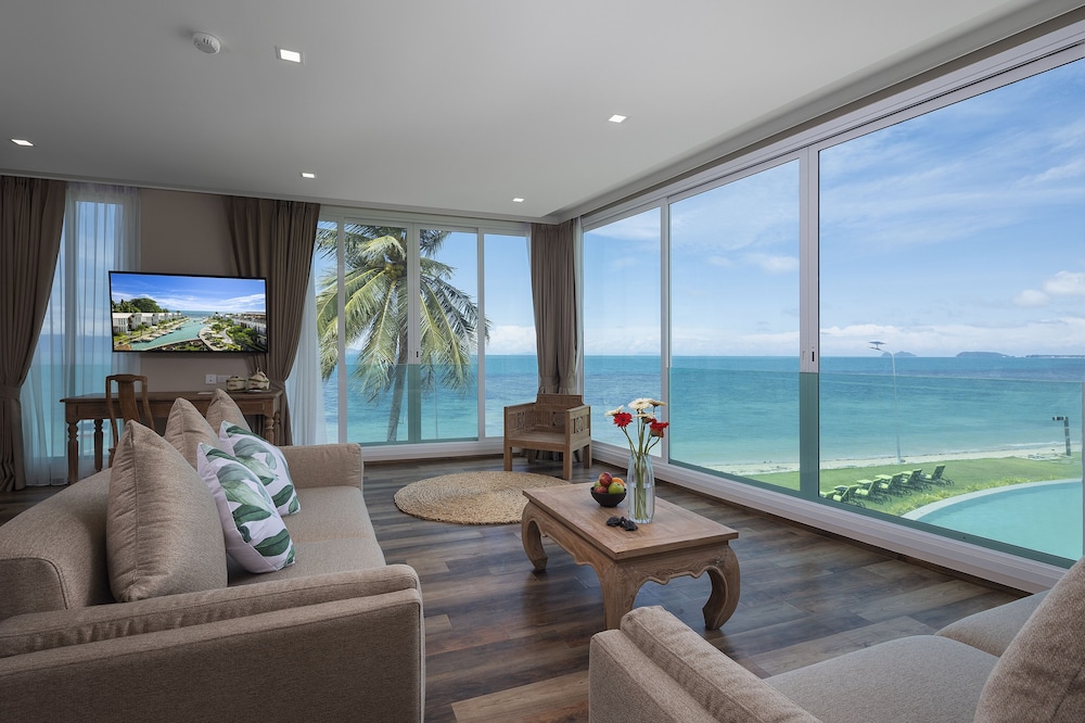 vannee golden sands beachfront resort