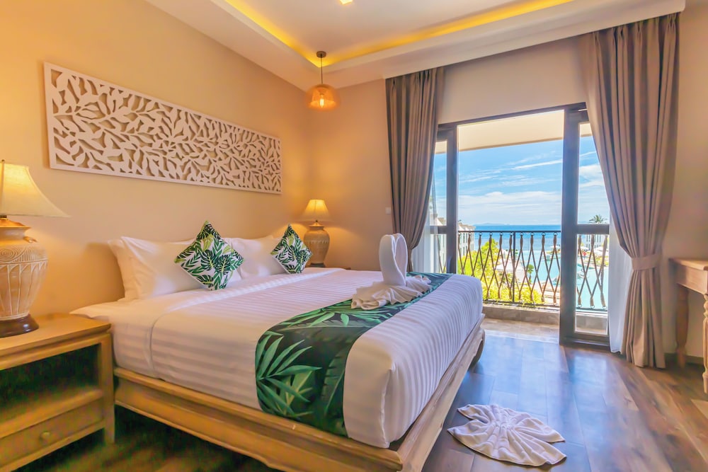 vannee golden sands beachfront resort