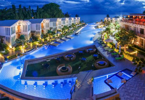 vannee golden sands beachfront resort
