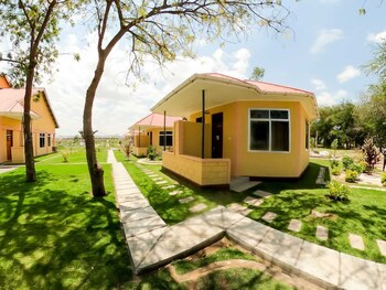 sandmark hotel serengeti