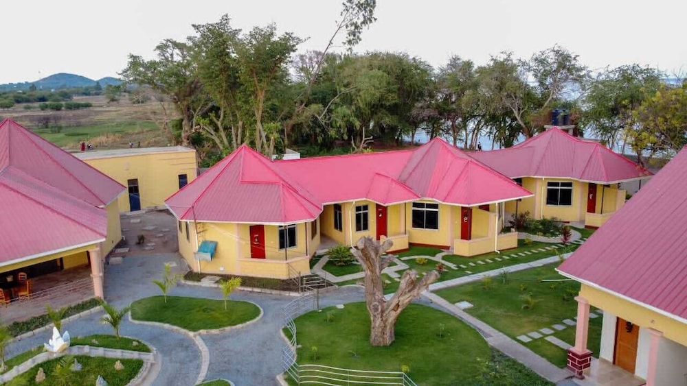 sandmark hotel serengeti