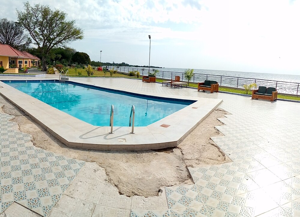 sandmark hotel serengeti