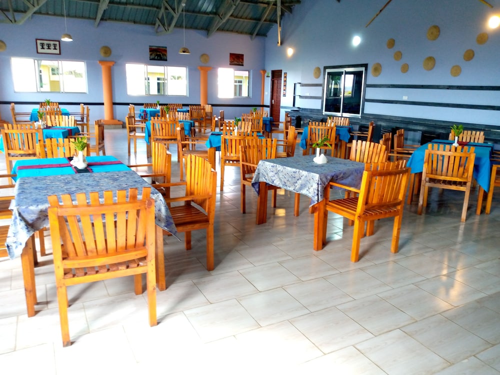 sandmark hotel serengeti