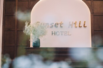 sunset hill hotel