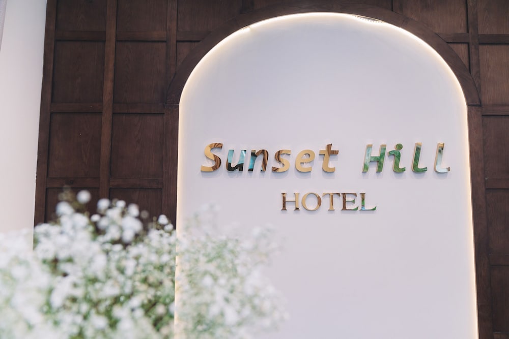 sunset hill hotel