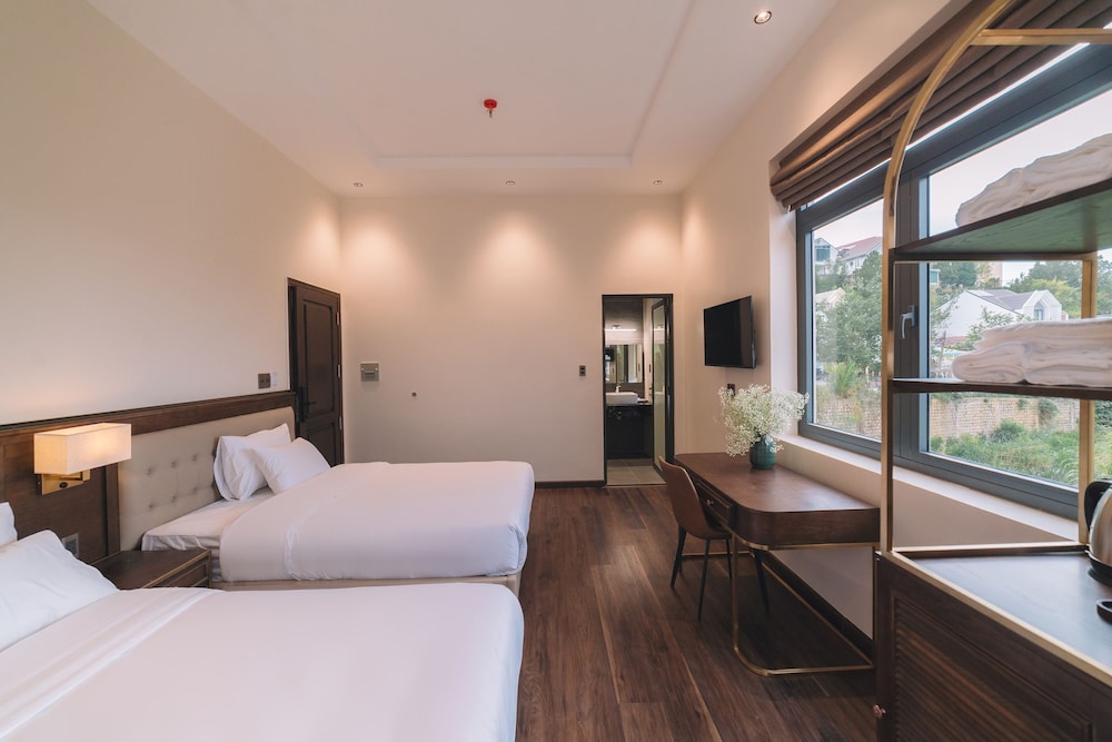 sunset hill hotel