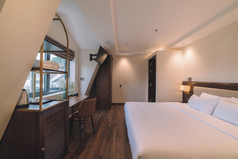 sunset hill hotel