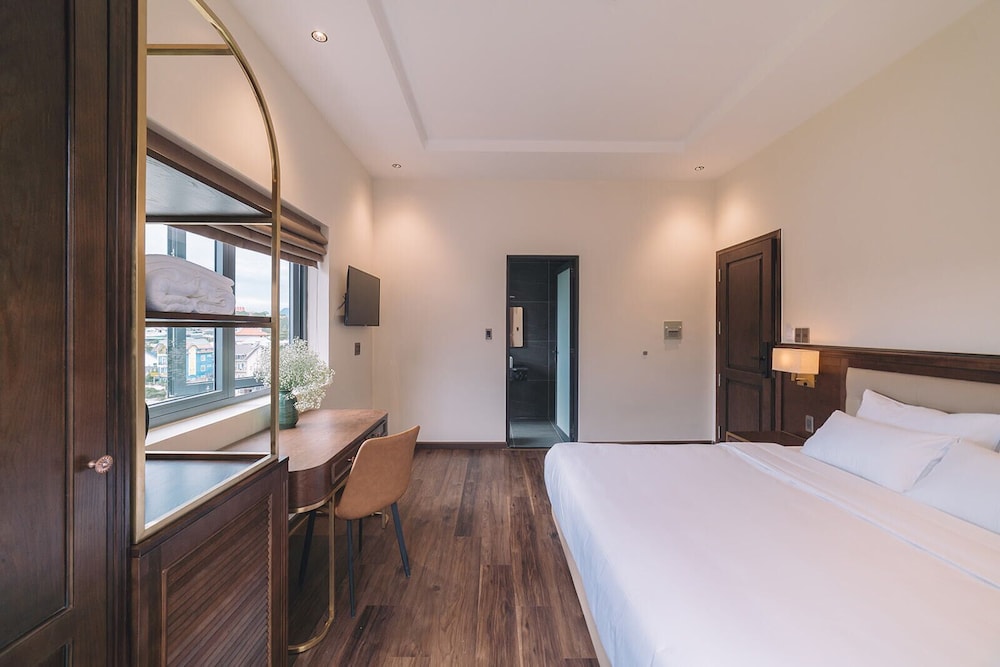 sunset hill hotel