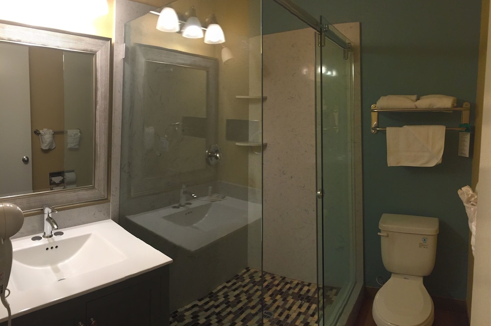 hotel avenida oceanside camp pendleton