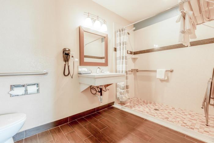 hotel avenida oceanside camp pendleton