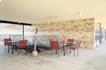 paris inn and suites
