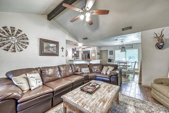kerrville hidden gem with firepit and grill great location