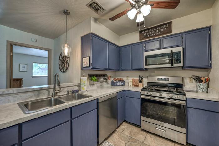 kerrville hidden gem with firepit and grill great location