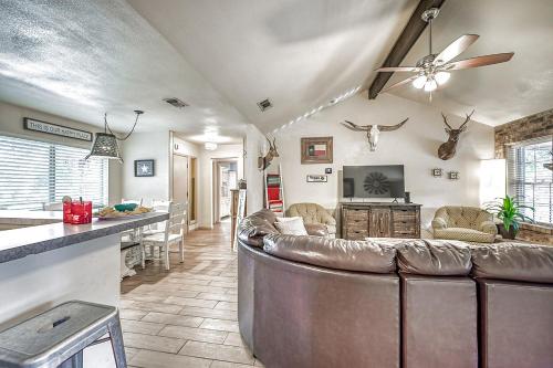 kerrville hidden gem with firepit and grill great location