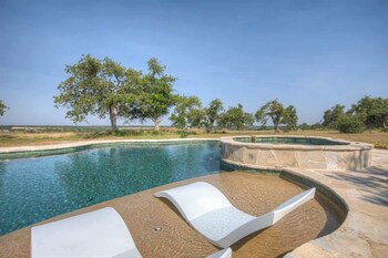 Luxury Ranch With Pool-Hot Tub-Firepit Near Fred!,United States Of America>>Fredericksburg,5 star