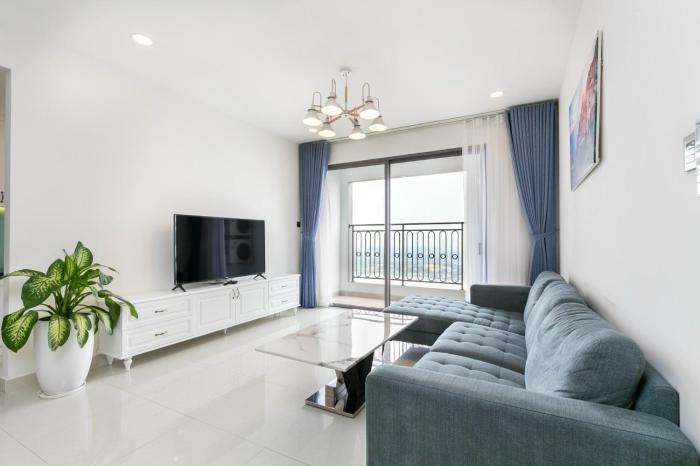 rivergate apartment infinity pool and gym