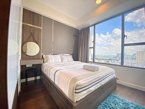 rivergate apartment infinity pool and gym