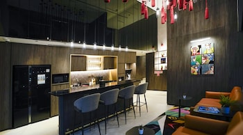 st signature bugis middle