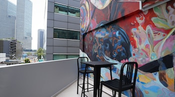 st signature bugis middle