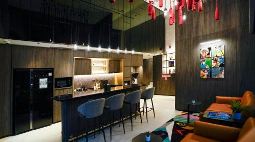 st signature bugis middle