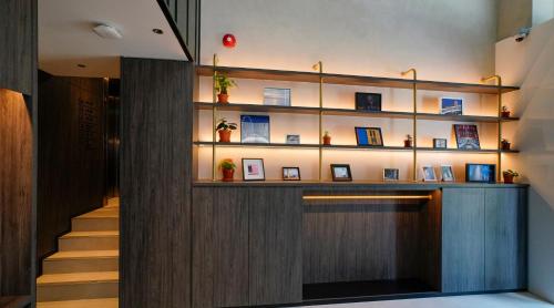 st signature bugis middle