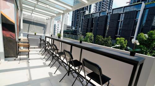 st signature bugis middle