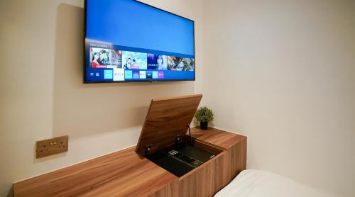 st signature bugis middle