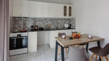 zilean apartment airport by airstay