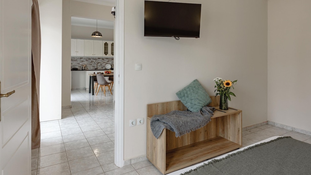 zilean apartment airport by airstay
