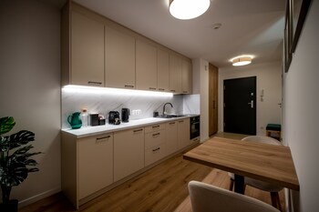 rentplanet atal city square