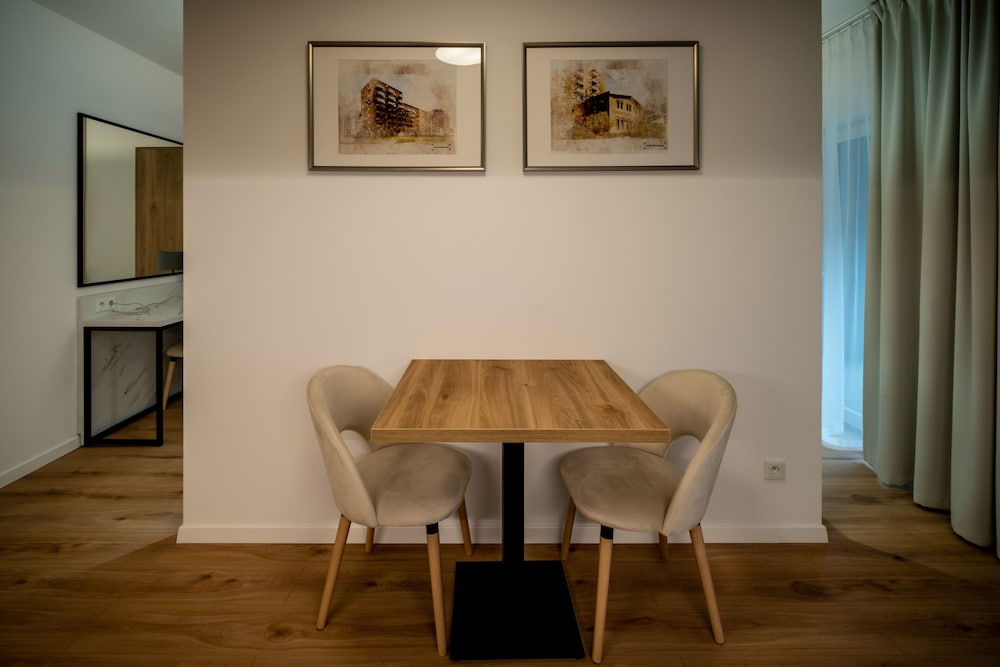 rentplanet atal city square