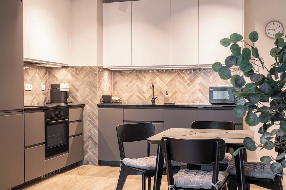 rentplanet atal city square