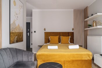 rentplanet atal city square