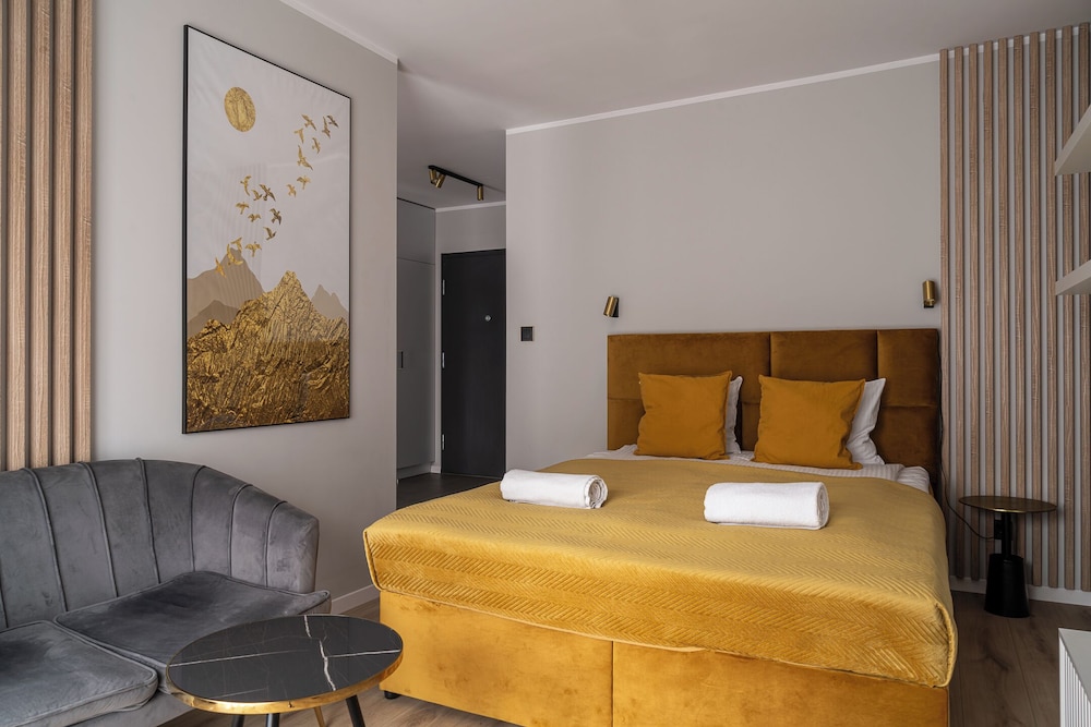 rentplanet atal city square