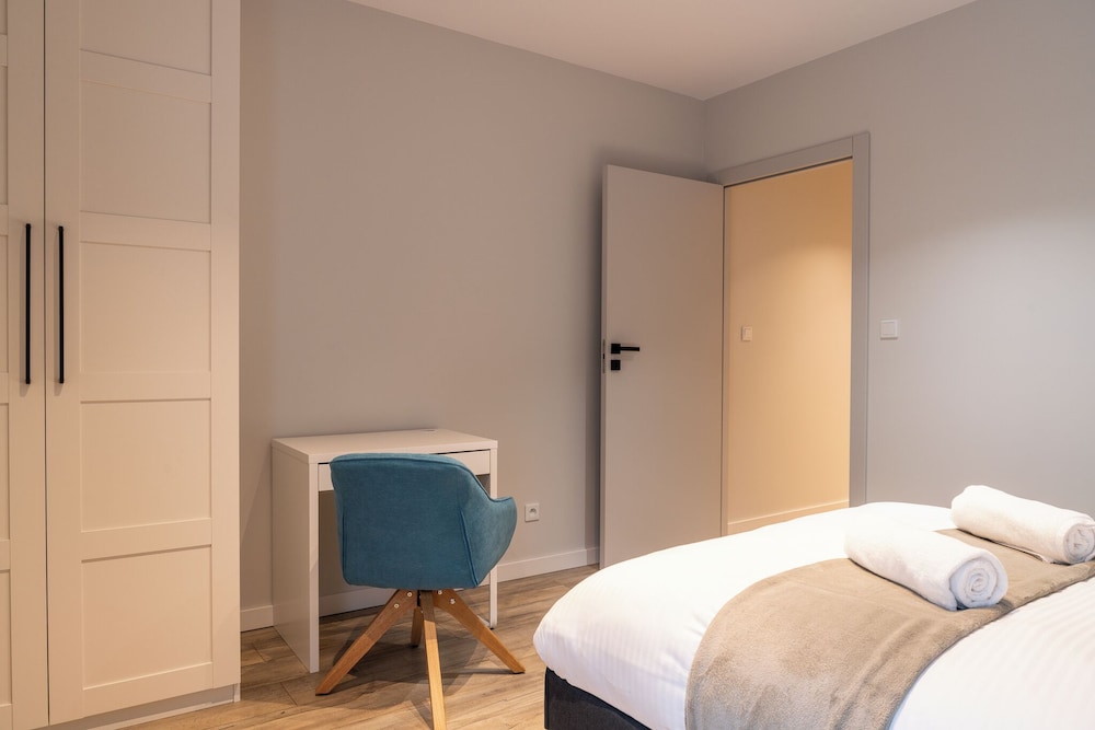 rentplanet atal city square