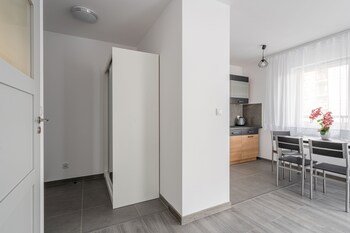 rentplanet atal city square