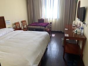 green tree inn xuyu bus station