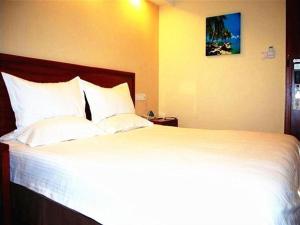 green tree inn xuyu bus station