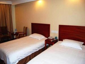 green tree inn xuyu bus station