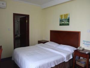 green tree inn xuyu bus station