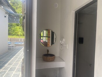 quiri peninsula hostel