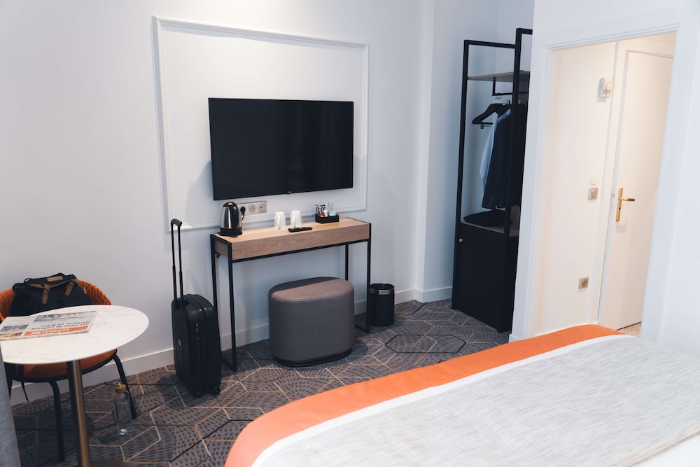 oceania hotel danjou angers