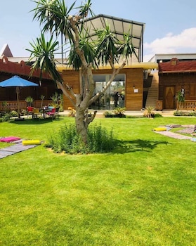 tunis pyramids hotel